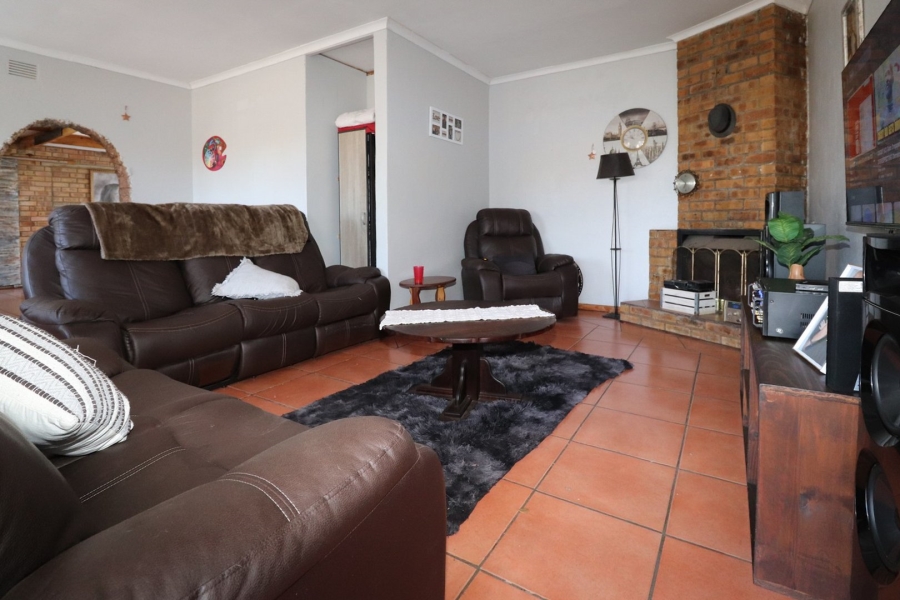 4 Bedroom Property for Sale in La Hoff North West